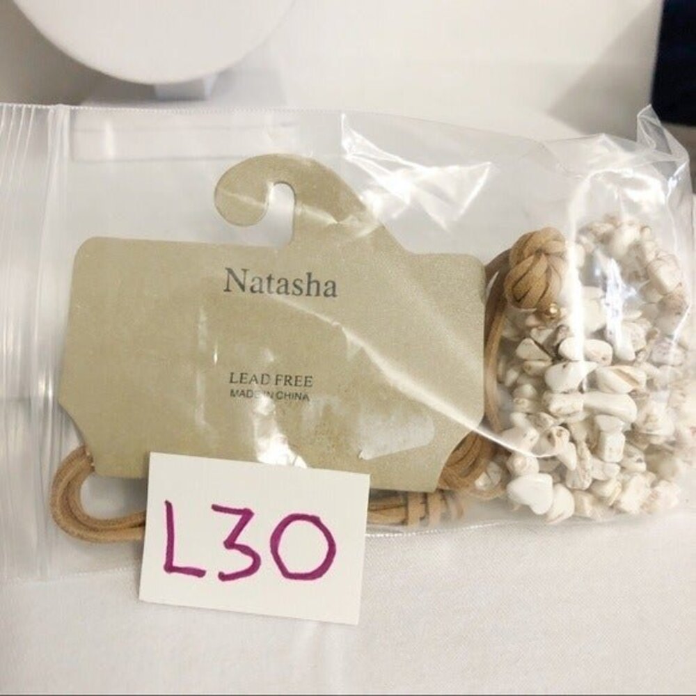 Natasha Layered Chip Stone Necklace White Tan NWT - Picture 6 of 7